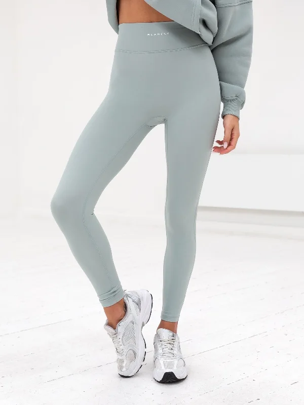 Luxury Temperament Ultimate Active Leggings - Mineral Blue